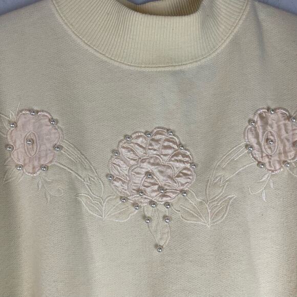 Vintage yellow floral appliqué beaded mock neck sweatshirt - Picture 3 of 9